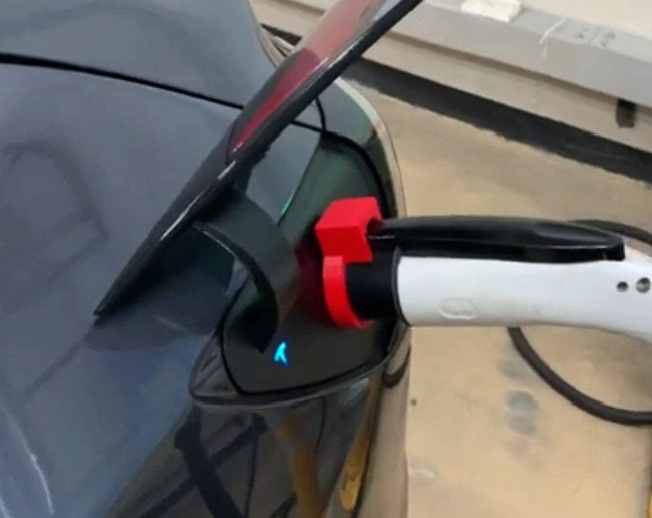 MdpAIR Tesla J1772 Adapter Lock - Prevent Unplug Bandits (Model 3 & Y) - Yellow