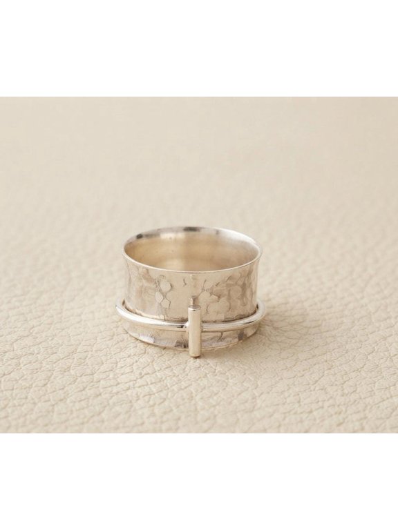 Boho Artisan Silver Spinner Ring with Hammered Wire Bar, Minimalist Open Band Design, Handmade Everyday Statement Jewelry for Women