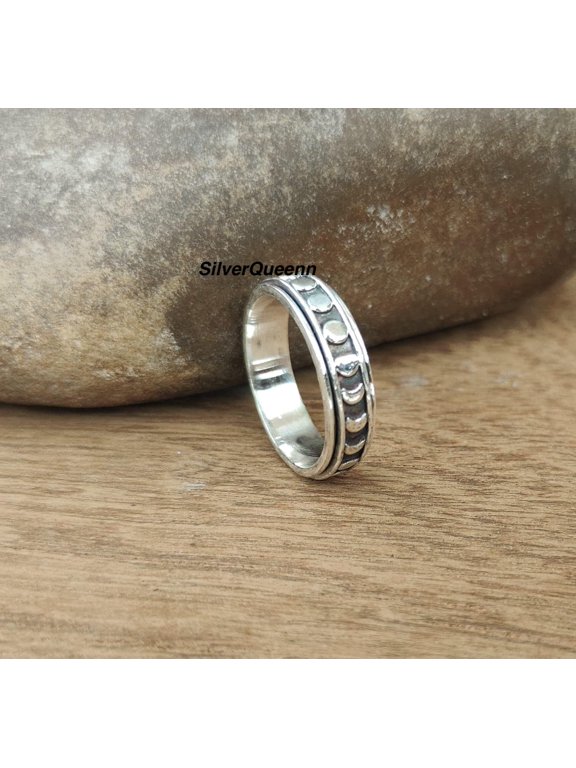 Moon Phase Spinner Ring Boho Silver Ring with Textured Rotating Band, Celestial Motif Statement Jewelry for Women Everyday Wear