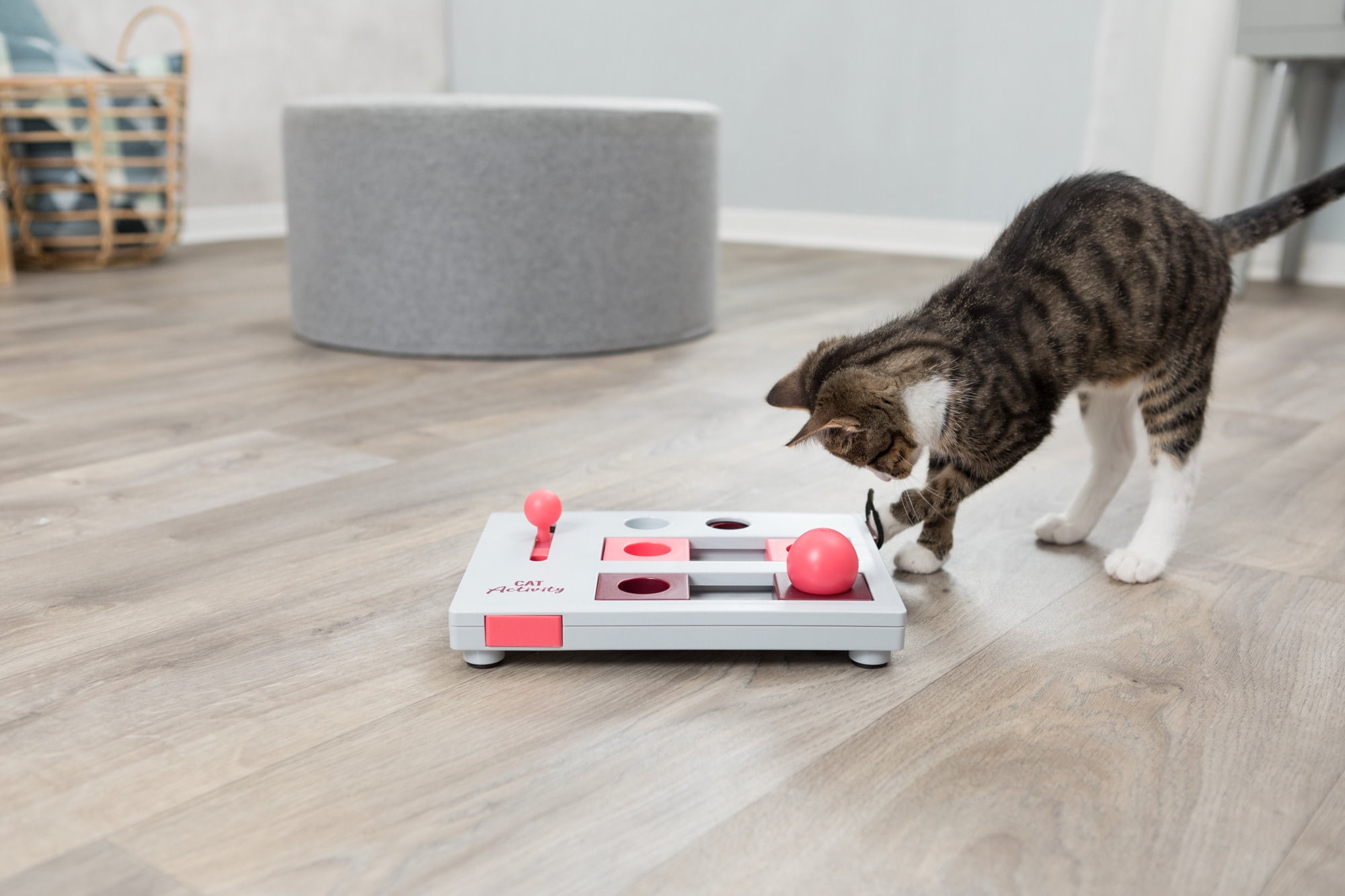 https://i5.walmartimages.com/seo/TRIXIE-Brain-Mover-Strategy-Game-for-Cats-Puzzle-Toy-Treat-Dispenser-Interactive-Play-Red_b88404e8-caa0-4b13-a305-33e417ffb962.833603ba562e1a10162f09e30331581c.jpeg