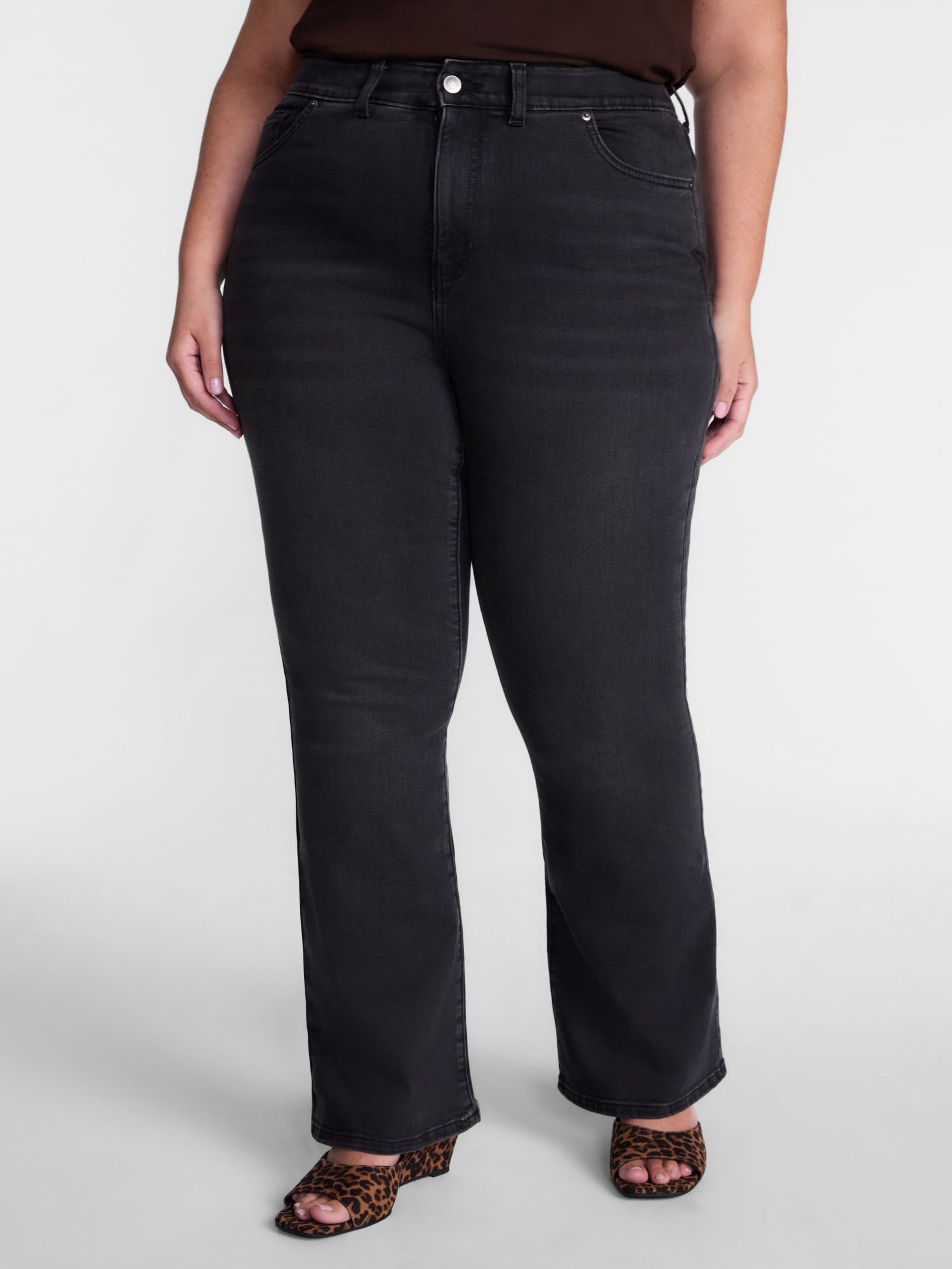 Terra & Sky Women's Plus Signature Mid Rise Bootcut Jeans, 30” Inseam, Sizes 16W-26W