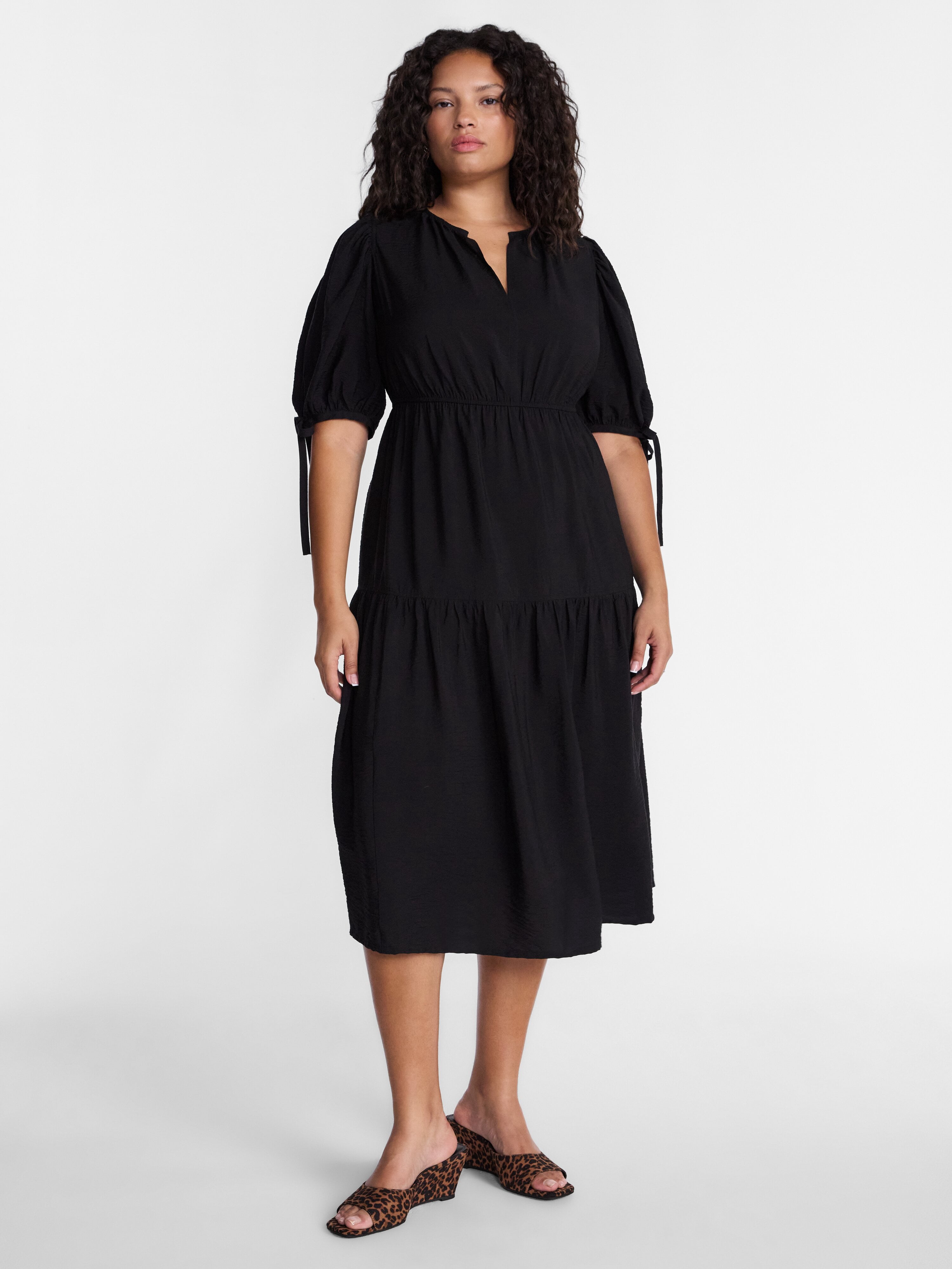 Terra & Sky Women’s Plus Tiered Midi Dress with Short Puff Tie Sleeves, Sizes 0X-5X