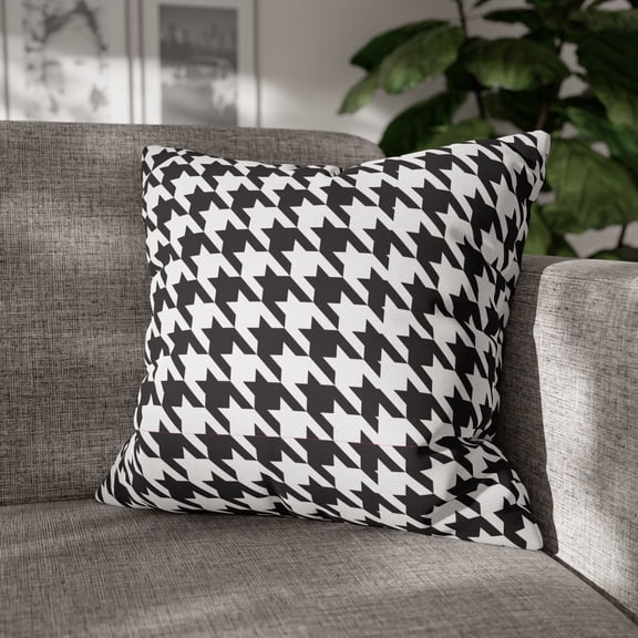 TSmartArt @ Walmart. Black/White Houndstooth Polyester Square Pillow Case