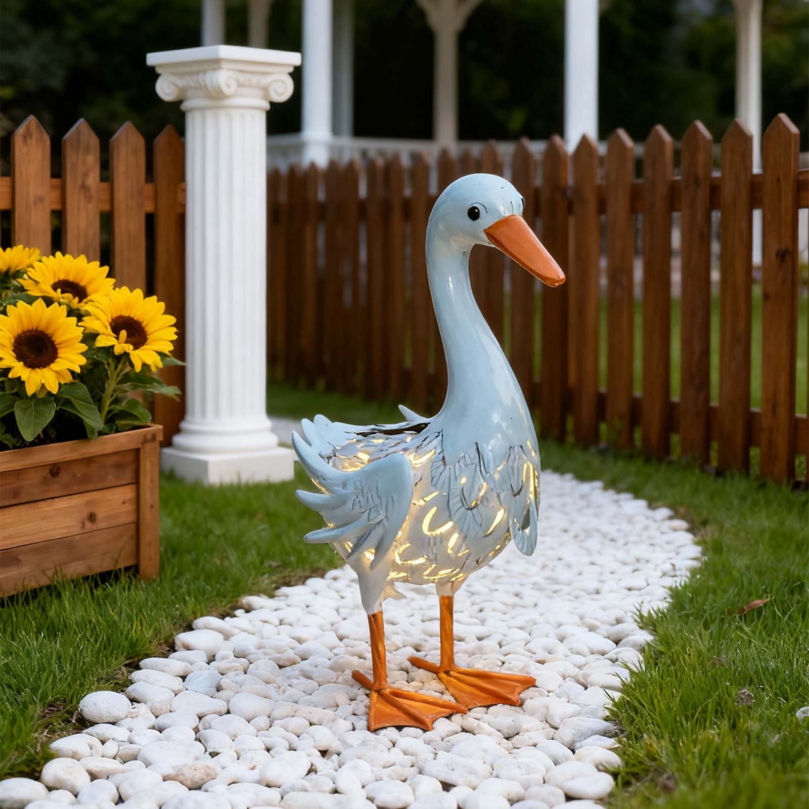 TTJ Gifts Solar-Powered Metal Duck Garden Ornament With LED Light Decorative Yard Sculpture Outdoor Iron Art Farmhouse Patio Solar Garden Stake Light Lawn Accent