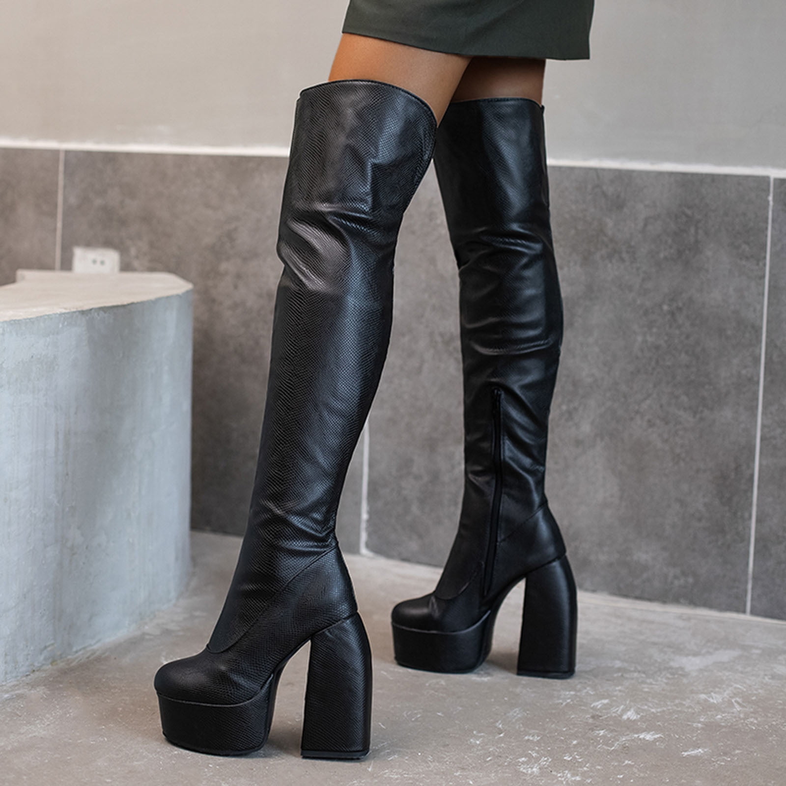 Bottes Femme Genou Taille 8.5 - Noires, à Plateforme, Largeur EE, Occasion