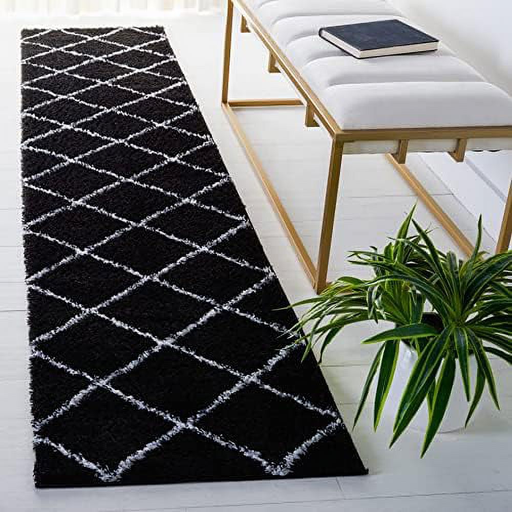 Tahoe Collection Runner Rug 2' X 9', Black & White, Trellis Design
