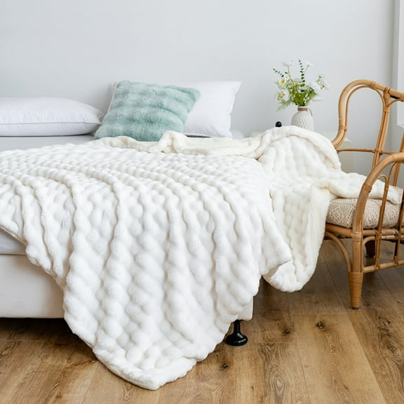 Taibuwu Cozy Thick Fuzzy Faux Rabbit Fur Throw Blanket, Double Sided Luxury Comfy Cute Furry Bubble Blanket for Winter, Plush Warm Shaggy Fluffy Small Blankets for Sofa Bed(50"*60")