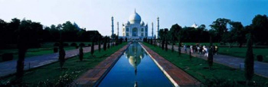 Taj Mahal Agra India Canvas Art - Panoramic Images (18 x 6)