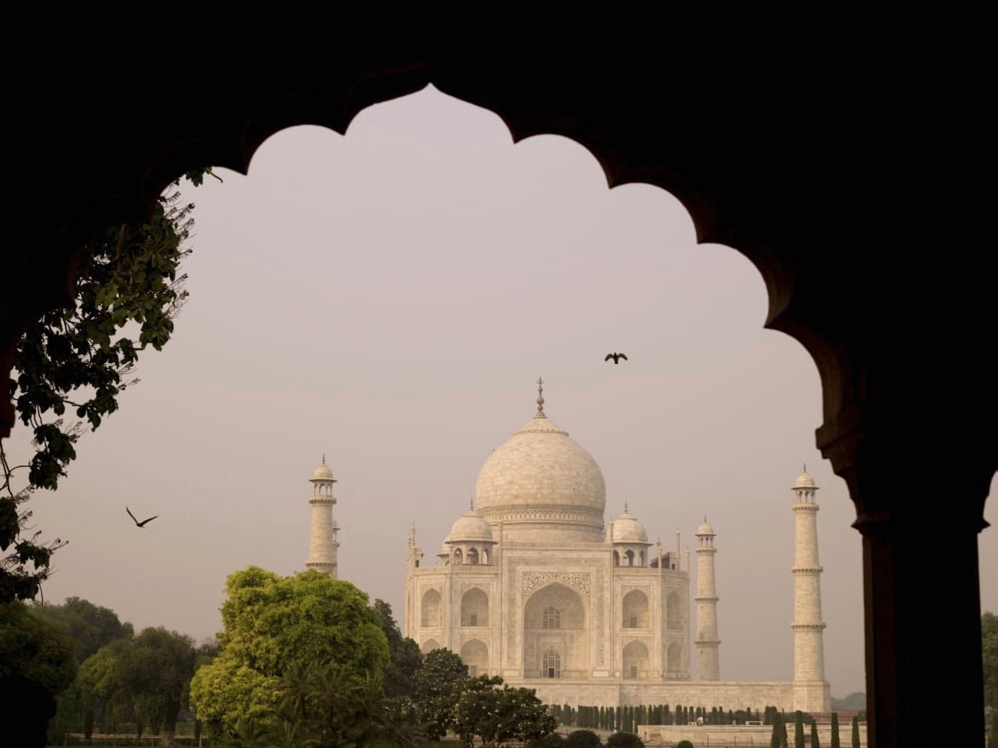 Taj Mahal Agra Uttar Pradesh India Canvas Art - Keith Levit  Design Pics (18 x 13)