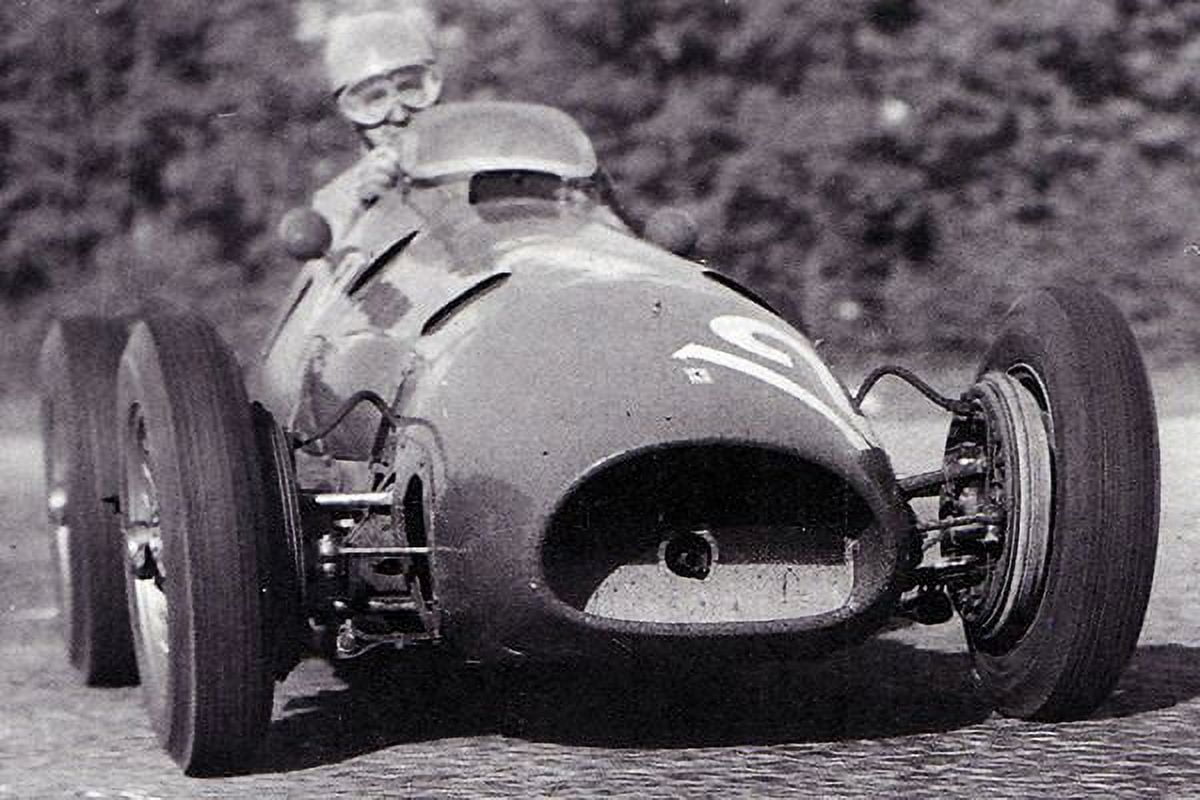 Tameo WCT 052 Ferrari 500 F2 Italian GP 1952 - White Metal Car Kit