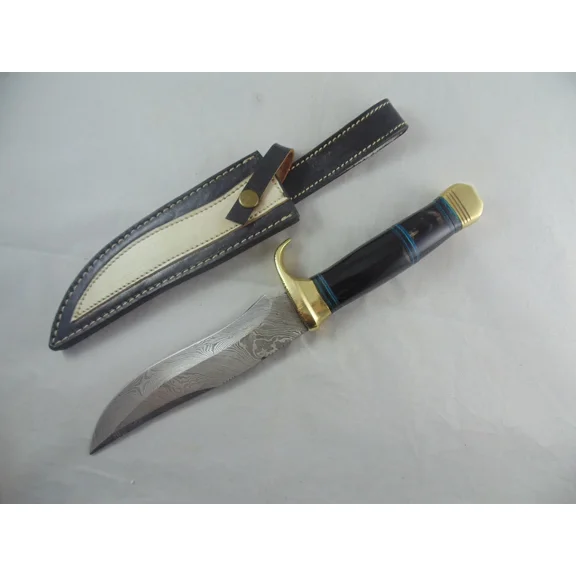 Tamsco Damascus Steel Hunting Knife, Brass Guard and Pommel. Handle is Buffalo Horn.