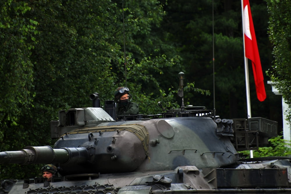 Tank commander of a Leopard 1A5 MBT of the Belgian Army Canvas Art - Luc De JaegerStocktrek Images (17 x 12)