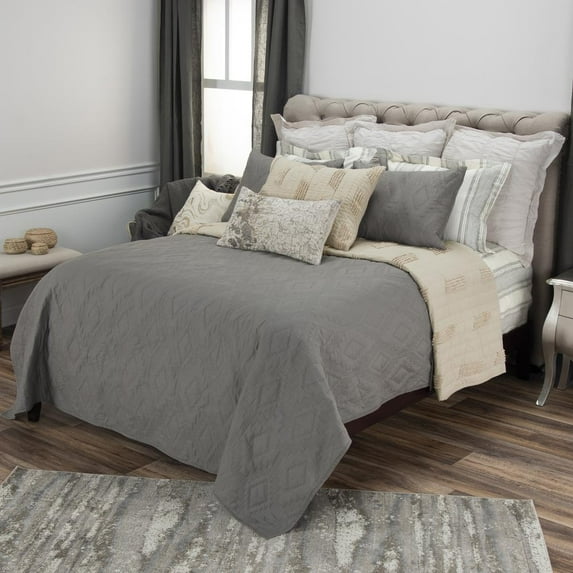 Rizzy Home 106" x 92" Quilt- BT1813