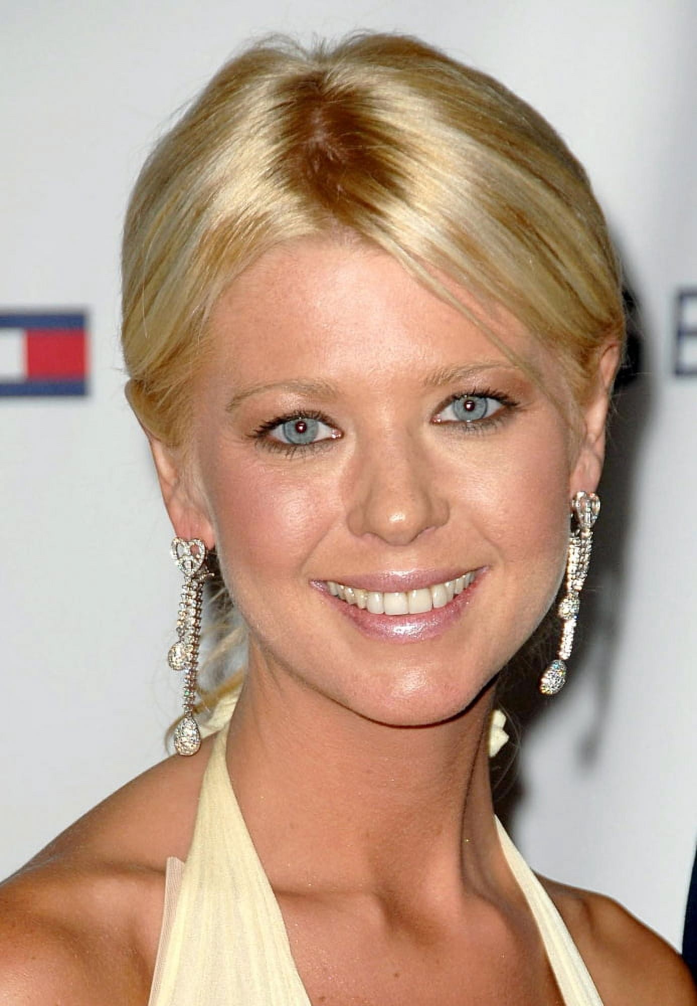Tara Reid At Arrivals For 15Th Annual Race To Erase Ms Benefit Canvas Art - (16 x 20)
