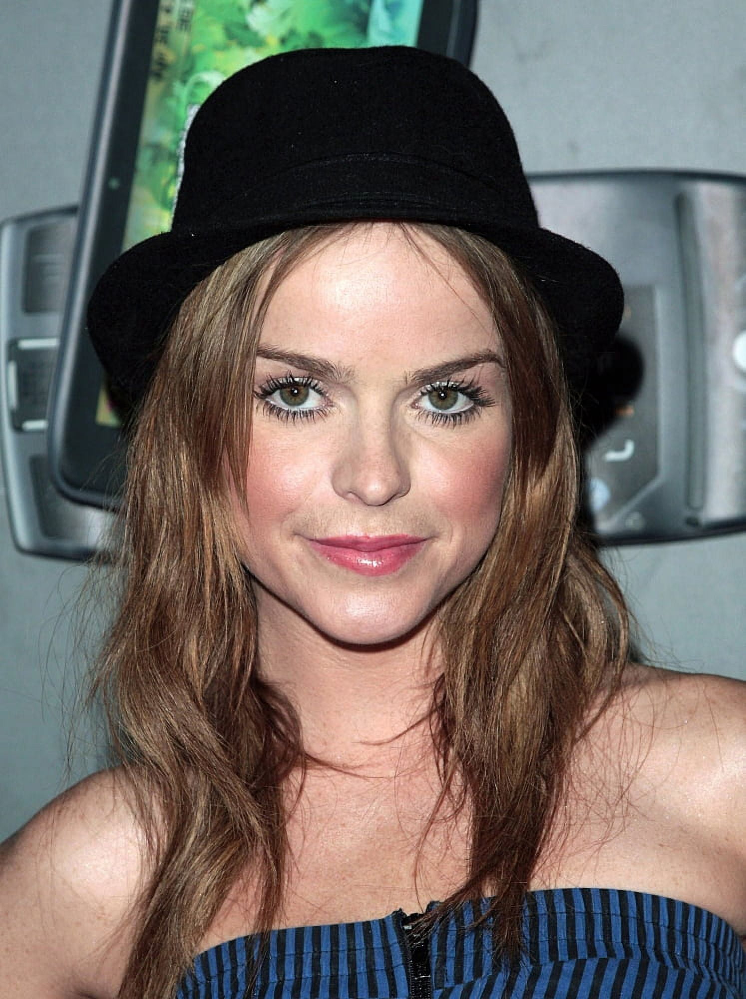 Taryn Manning At Arrivals For T-Mobile Sidekick Lx Launch Party Canvas Art - (16 x 20)