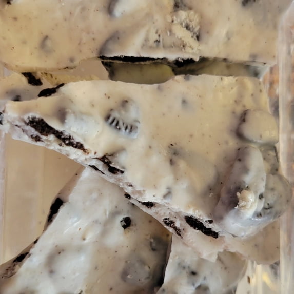 Tasteful Thoughts Parve Cookies and Cream, Dark and White Chocolate, 1/2 lb