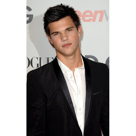 Taylor Lautner At Arrivals For Seventh Annual Teen Vogue Young Hollywood Party Milk Studios Los Angeles Ca September