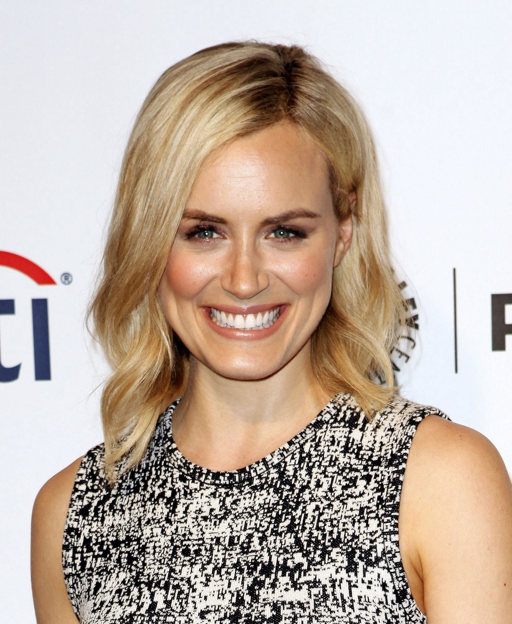 Taylor Schilling At Arrivals For Orange Is The New Black At The 31St Annual Paleyfest 2014 Canvas Art - (16 x 20)