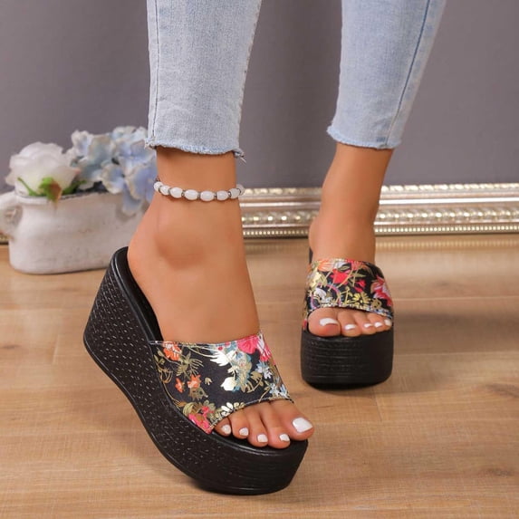 Tdoqot Womens Platform Sandals- Comfortable Beach Summer Cute Slides Sandals Red Size 6