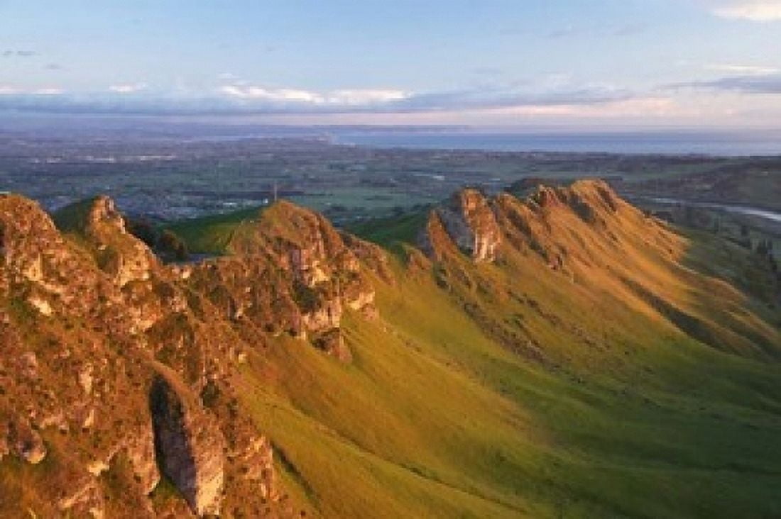 Te Mata Peak Hawkes Bay North Island New Zealand Canvas Art - David Wall DanitaDelimont (24 x 15)