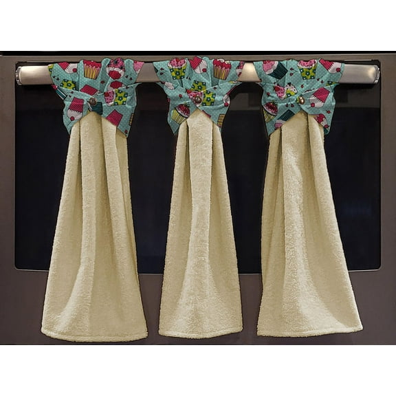Teal Cupcake Wraparound Snap Hanging Towels (Set of 2) by Penny's Needful Things (Terrycloth Color: Yellow)