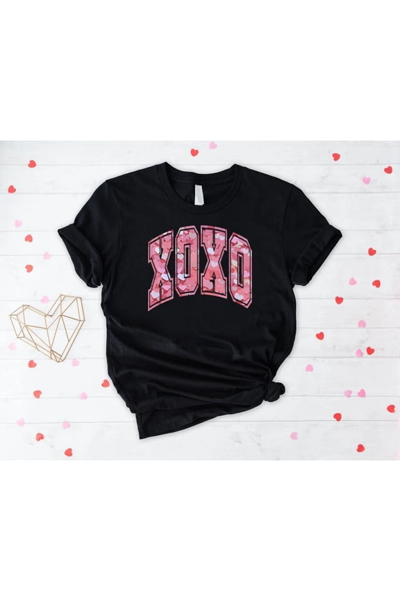 Pink XOXO T-Shirt Valentine Teacher Trendy Love Graphic Tee, Full Size S-5XL