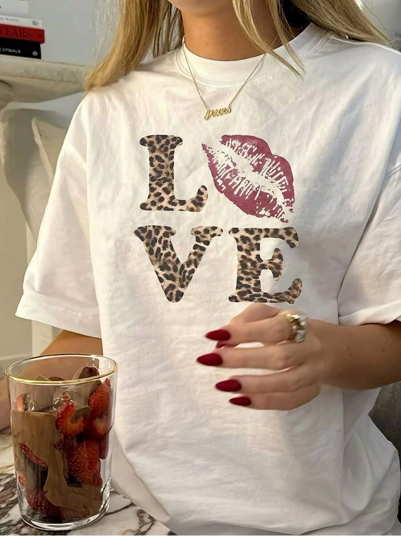 Teen Girl Clothes,Vintage-Inspired "LOVE" Graphic Tee - Casual Round Neck, Leopard Print With Kiss Detail, 100% Polyester, Machine Washable - Perfect For Summer, Everyday Fashion|Playful Design|Stylis