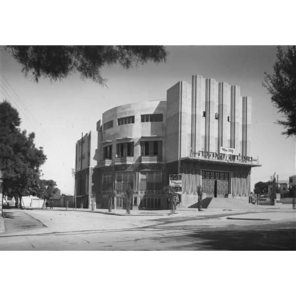Tel Aviv History (36 x 24)