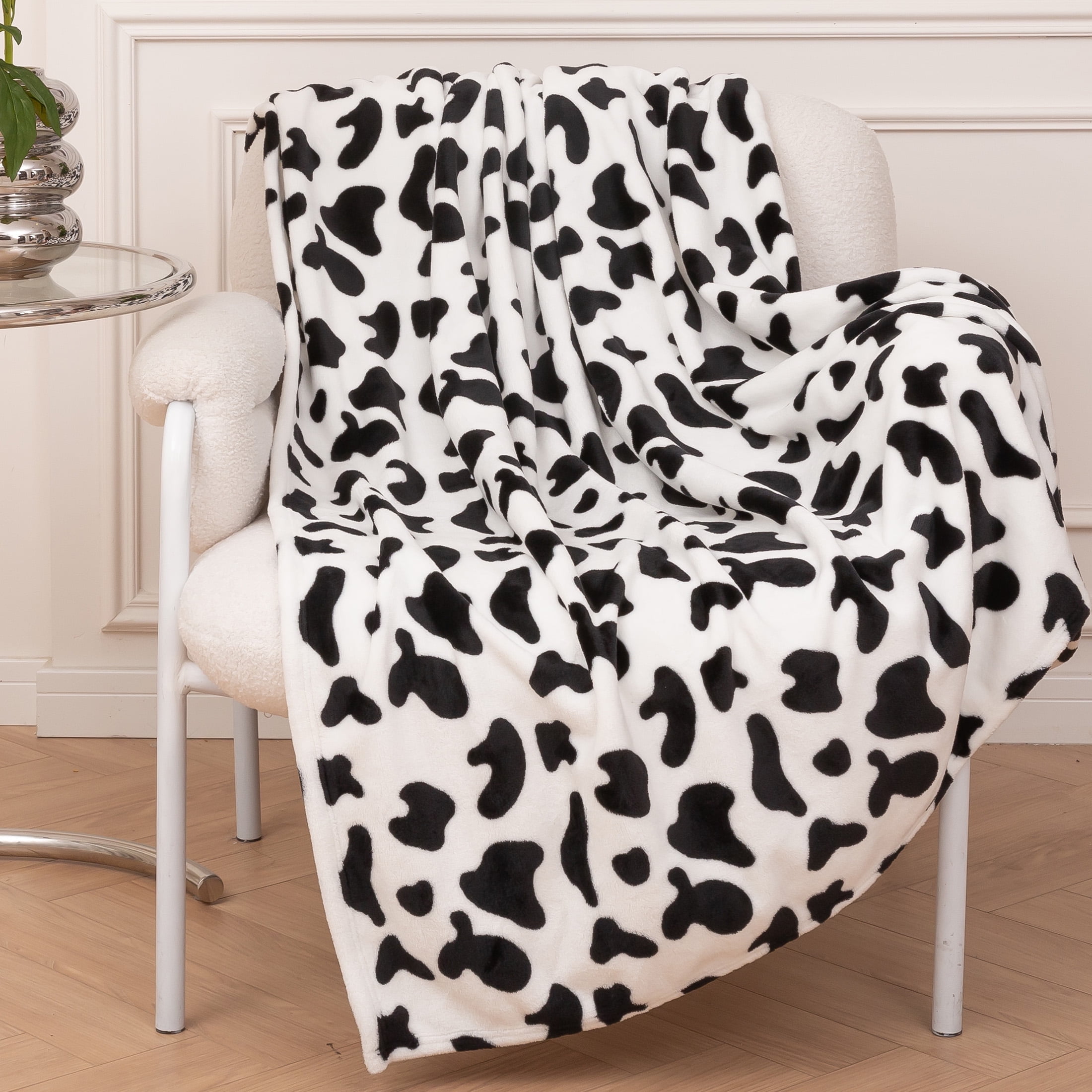 Teler White Cow Print Fleece Throw, 40 in x 60 in