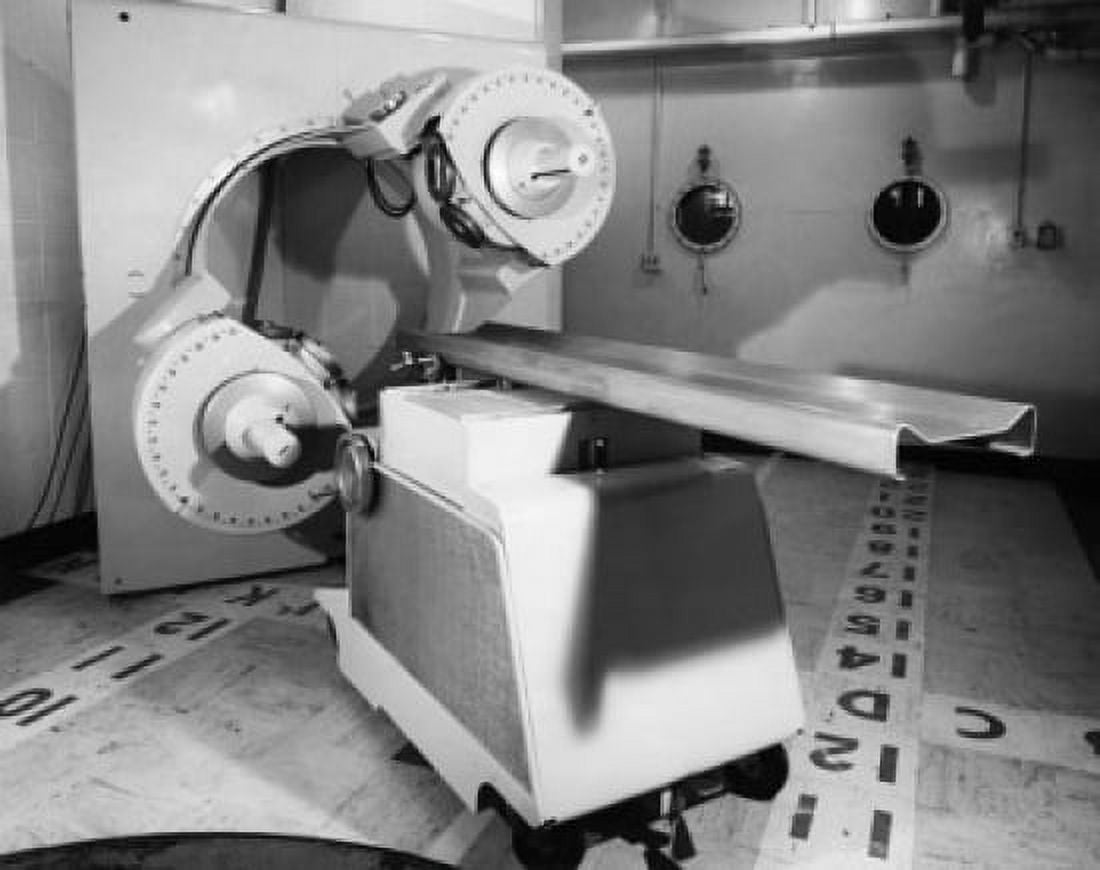 Teletherapy machine in a room Canvas Art - (18 x 24)