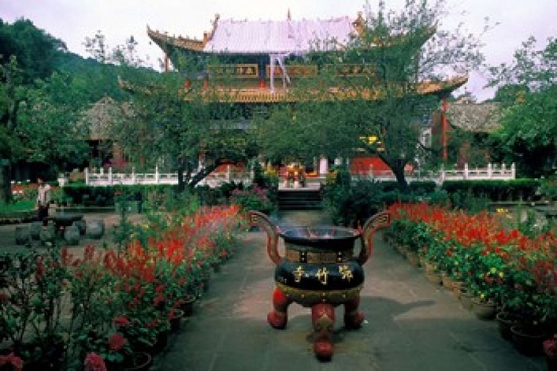 Temple Beauty of Bamboo Village Kunming China Canvas Art - Bill Bachmann DanitaDelimont (36 x 24)