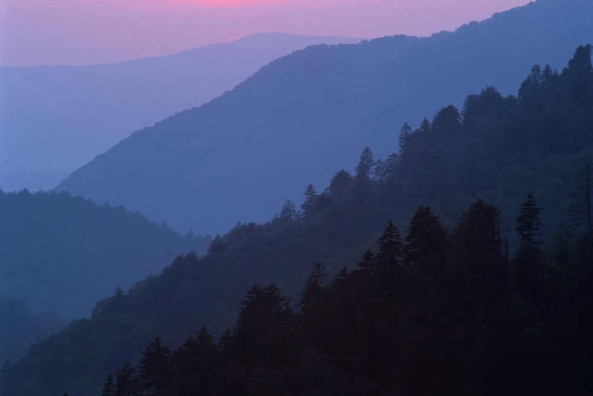 Tennessee United States Of America Sunset Light Filtering Through Misty Mountain Ridges At The Great Smoky Mountains National Park Canvas Art - Natural Selection Robert Cable Design Pics (17 x 12)