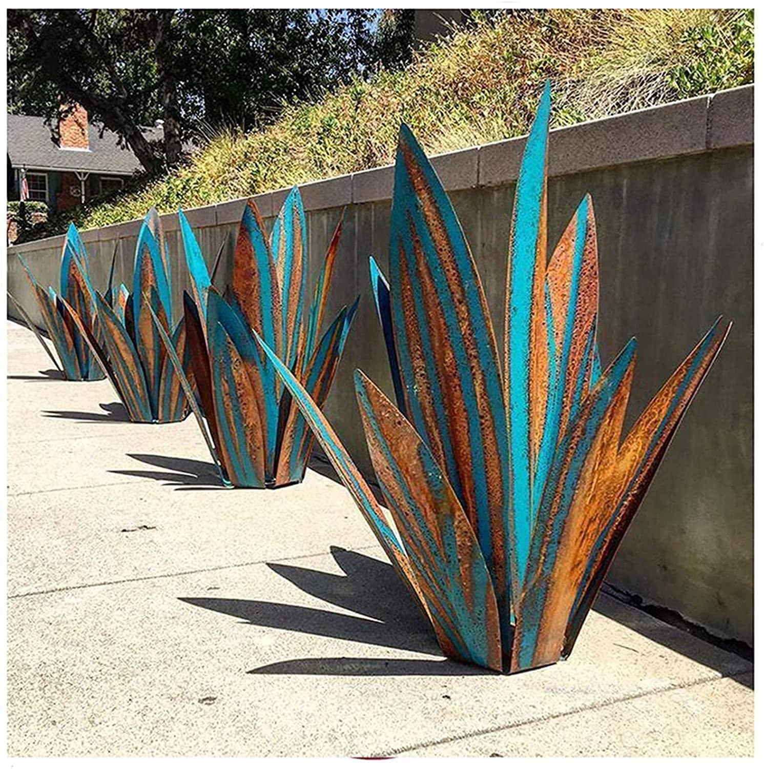 Vadunsuz 21" Rustic Agave Plant Sculpture, Hand-Painted Yard Decor