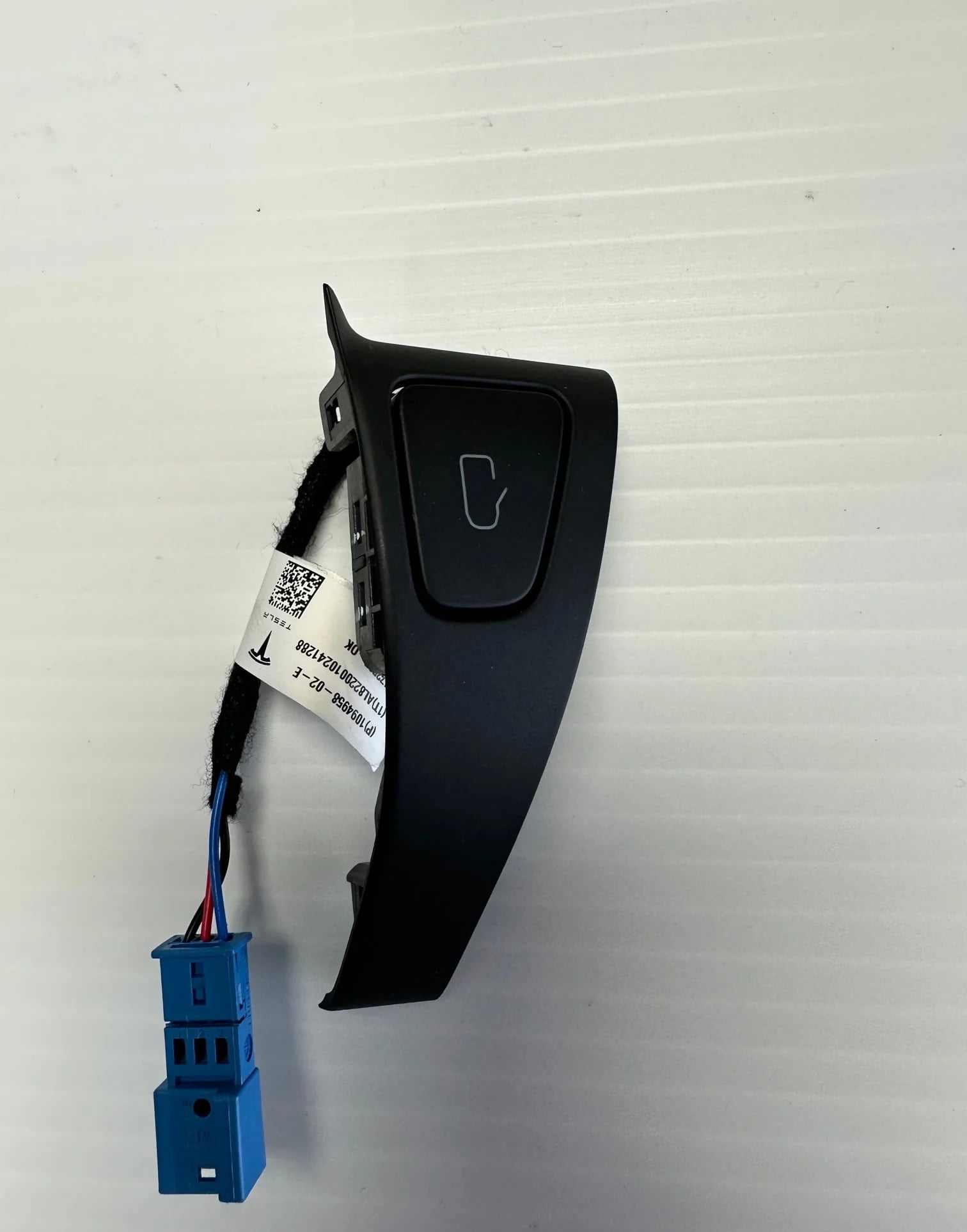 Tesla Model 3, Y Power Door Lock Open Switch with Trim, Left, 20212023