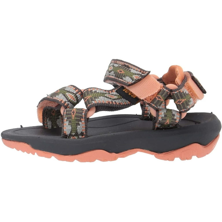 Teva born best sale in the canyon