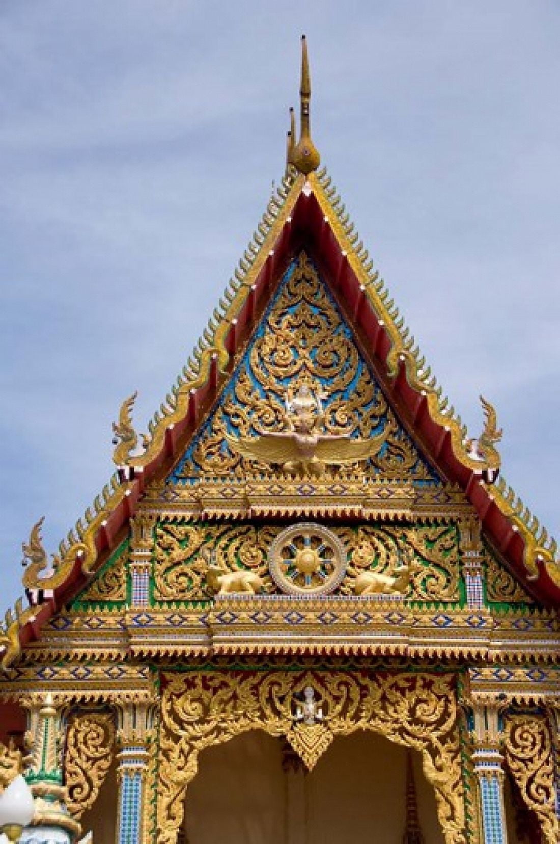 Thailand Ko Samui Wat Plai Laem Temple Canvas Art - Cindy Miller Hopkins DanitaDelimont (17 x 26)