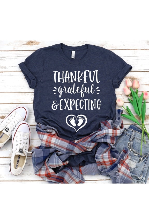 Thanksgiving Pregnancy Announcement Shirt, Thankful Grateful And Expecting Shirt, Mom To Be, Fall Thanksgiving Baby Reveal Maternity Tshirt