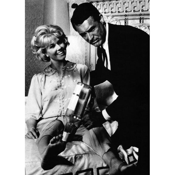 That Touch of Mink Doris Day with bottle on toe Cary Grant 5x7 inch photograph