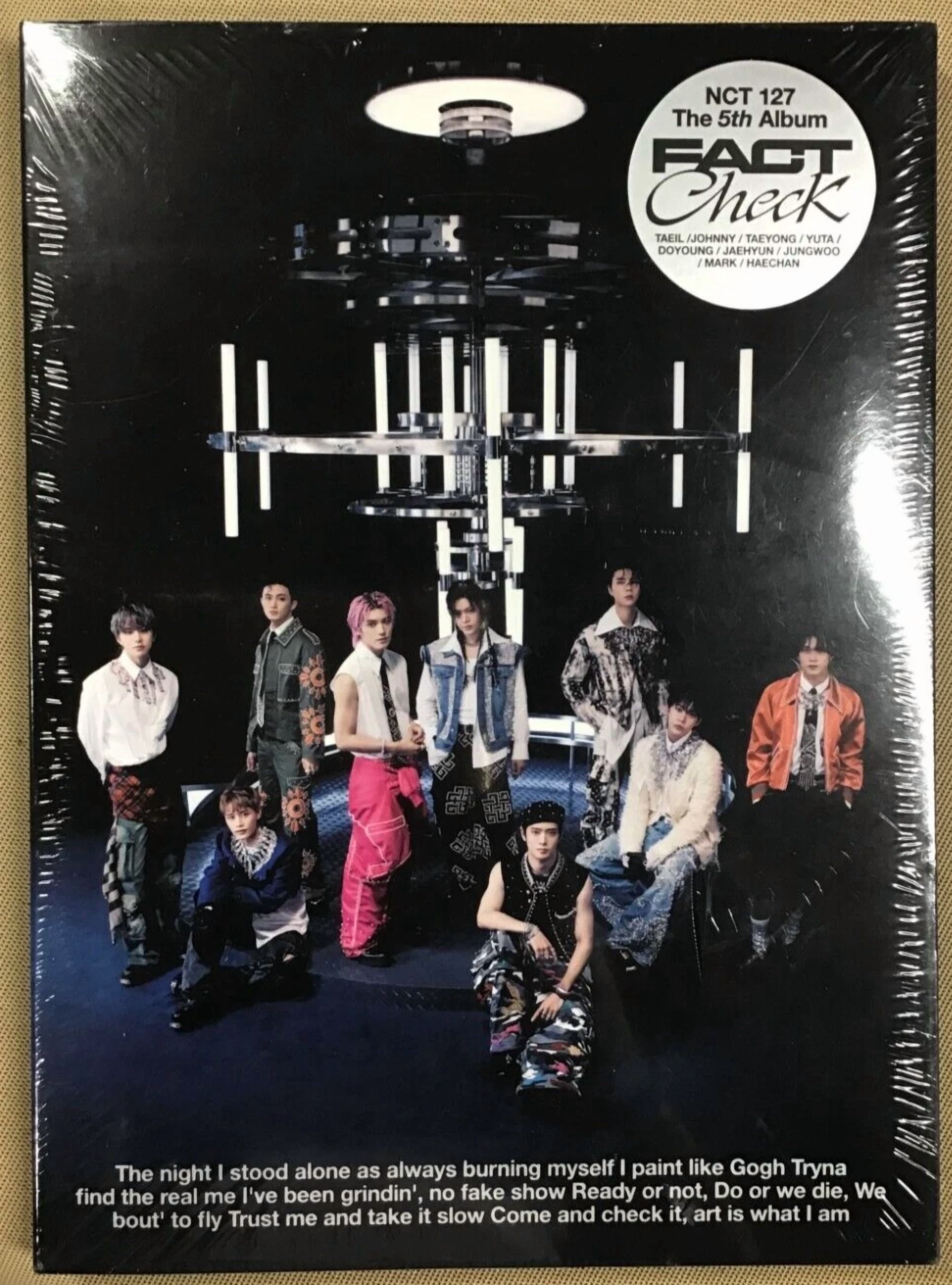 The 5Th Album 'Fact Check' [Chandelier Ver.] [Photobook] New ??