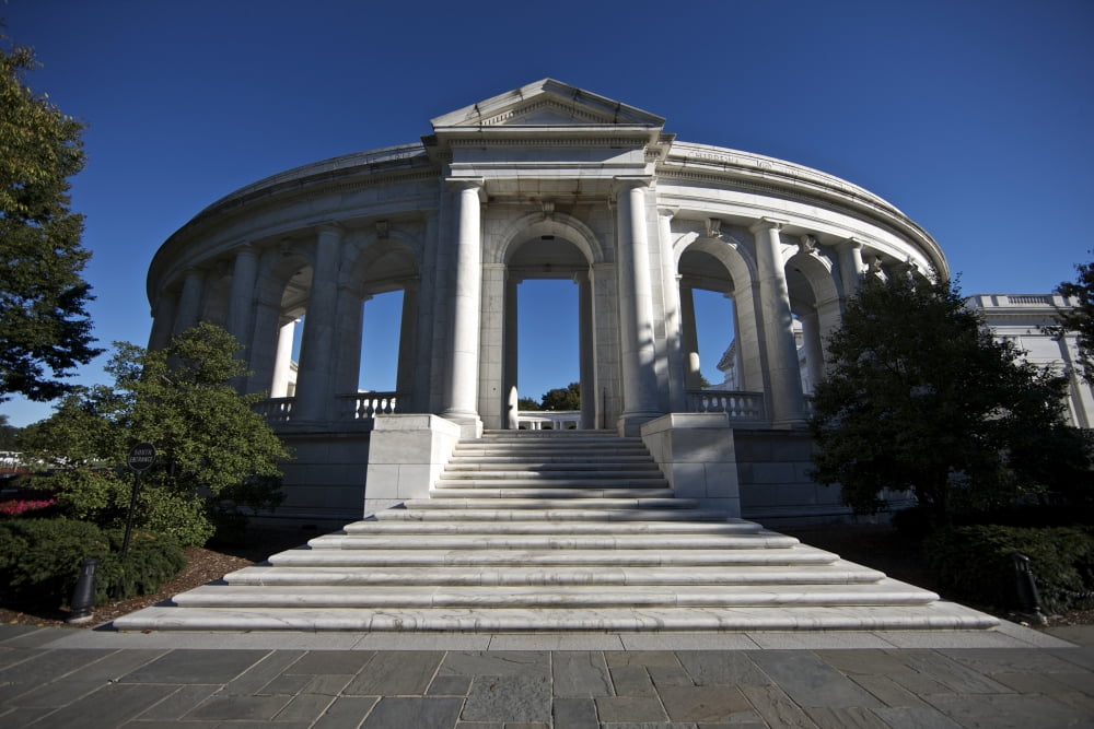 The Arlington Memorial Amphitheater Canvas Art - Terry MooreStocktrek Images (18 x 12)