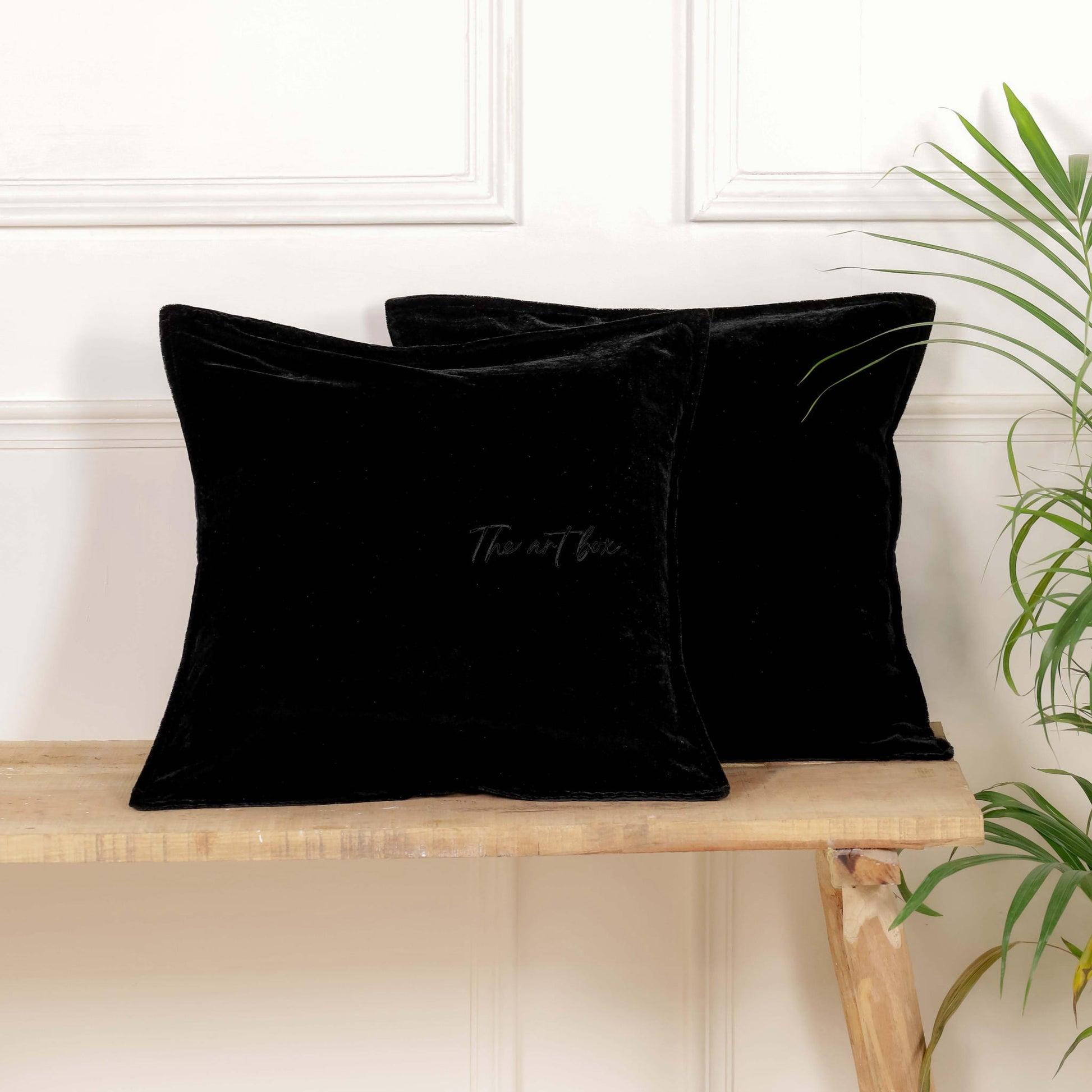 Black crushed velvet pillows hotsell