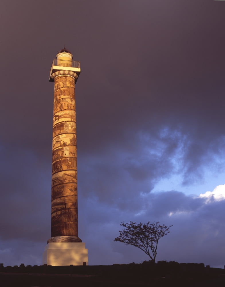 The Astoria Column Coxcomb Hill Canvas Art - Natural Selection Robert Potts Design Pics (24 x 30)