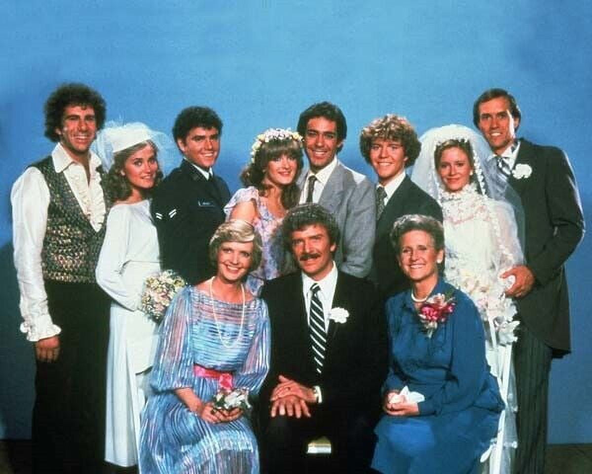 The Brady Bunch Carol & Mike and whole family gather for wedding 24x30 ...