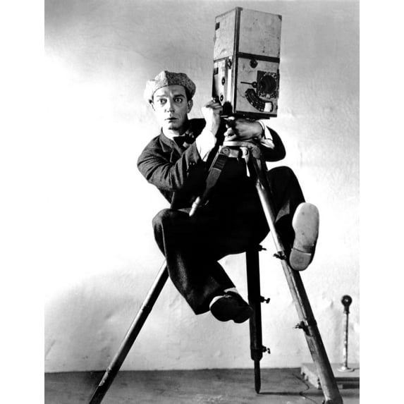 The Cameraman Buster Keaton 1928 Newsreel Camera Photo Print (16 x 20)