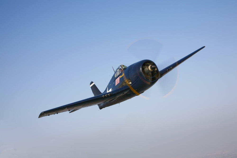 The Commemorative Air Forces F6F-5 Hellcat in flight Canvas Art - Scott GermainStocktrek Images (18 x 12)