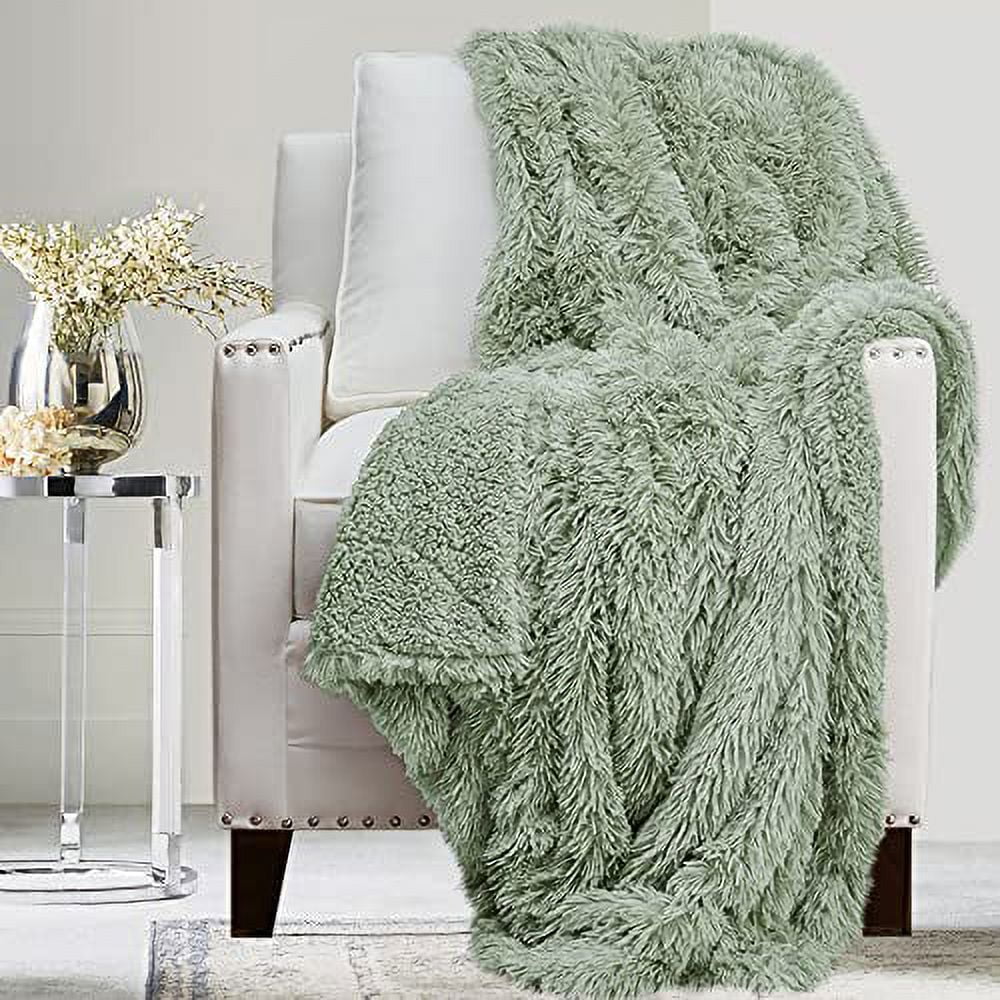 The Connecticut Home Company Soft Fluffy Warm Shag and Sherpa Throw  Blanket, Luxury Thick Fuzzy Blankets for Home and Bedroom Décor, Comfy  Washable