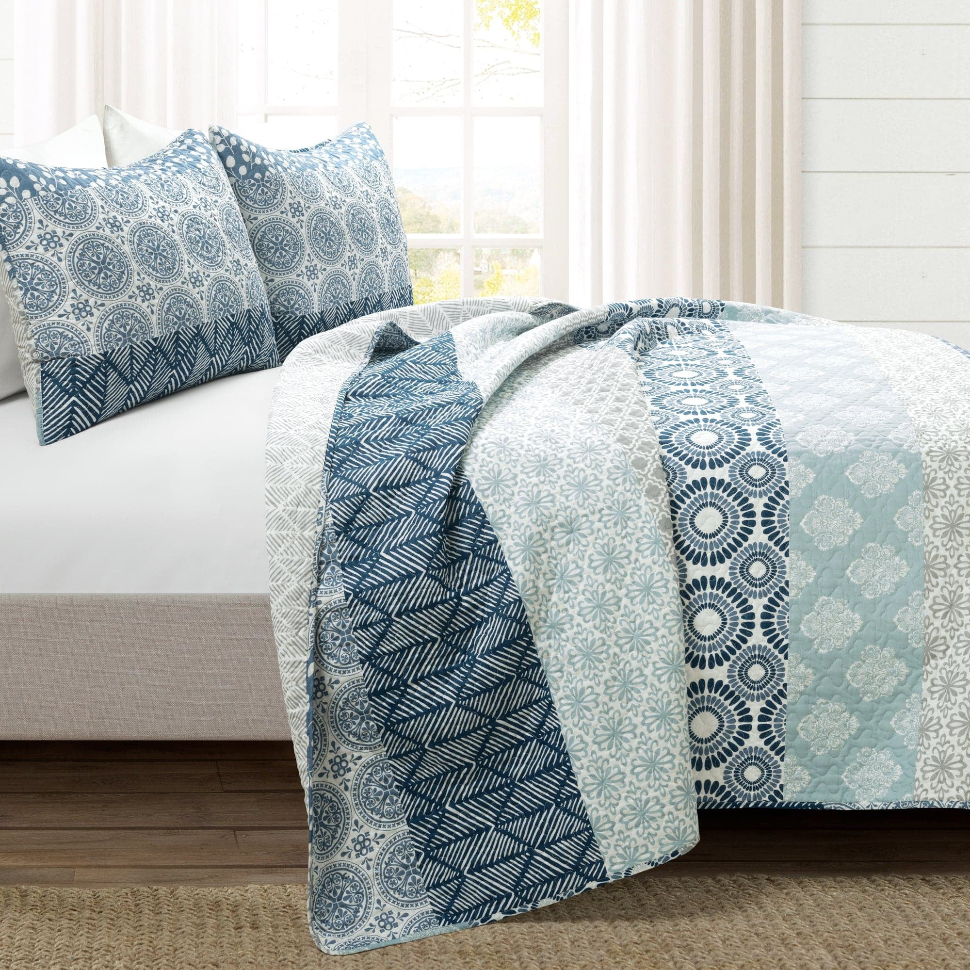 The Curated Nomad La Boheme 3-piece Striped Patterned Quilt Set Navy/Blue King Striped