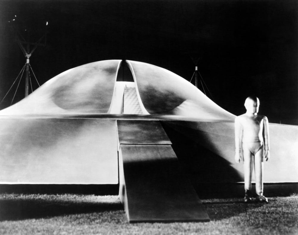 The Day The Earth Stood Still Canvas Art - (20 x 16)
