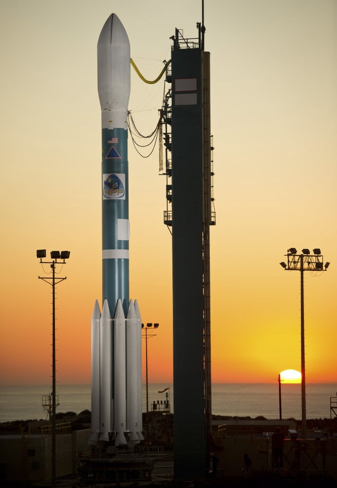 The Delta II rocket on its launch pad Canvas Art - Stocktrek Images (24 x 34)
