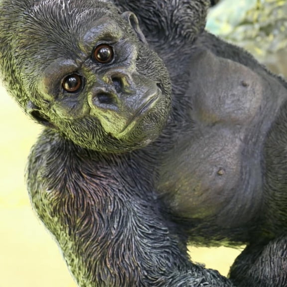 The Enchanted Garden Hanging Gorilla Resin Large Garden Statue Outdoor Ornament Black$$Garden & Patio